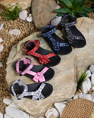 Royalfashion Schwarze Damensandalen mit Schleife Oyall
