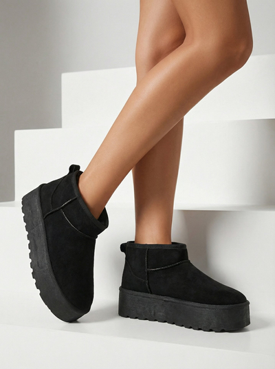 Royalfashion Damen Plateau-Schneestiefel a'la schwarz Dagodo