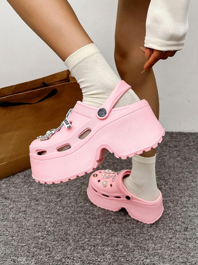 Royalfashion Damen Gummisandalen mit Dekorationen Dellos