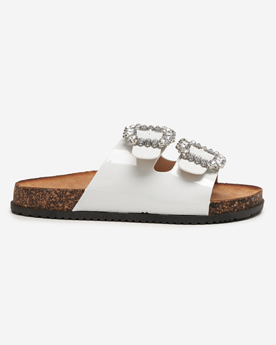 OUTLET Weiße Damenhausschuhe mit verzierten Schnallen Olimika - Schuhe