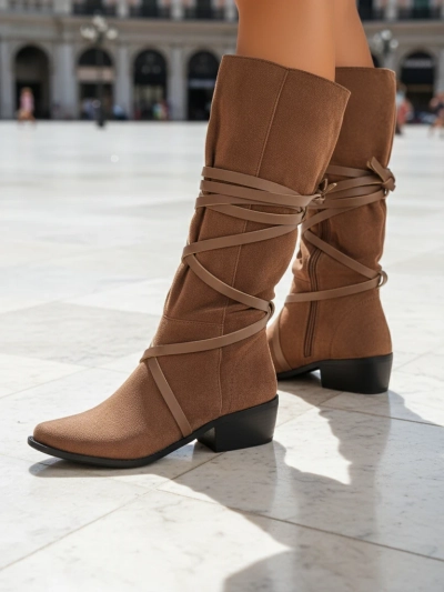 Damenstiefel Ambrosia braun aus Öko-Wildleder mit flachem Absatz 4,5 cm