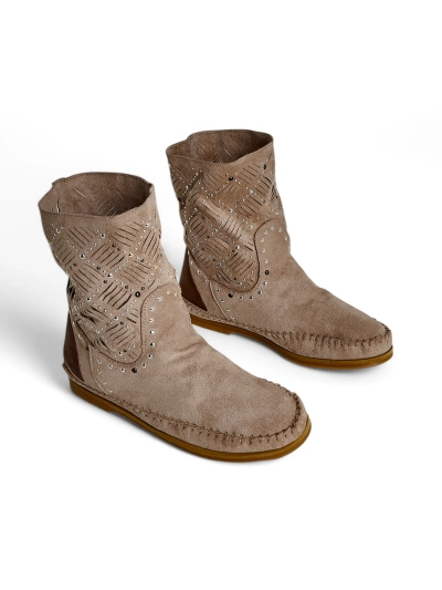 Royalfashion Damen Stiefeletten auf einem niedrigen Wedge mit Nieten im indischen Stil