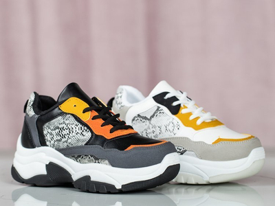 Schwarze Sportschuhe mit Nicaragua-Einsätzen - Schuhe 1