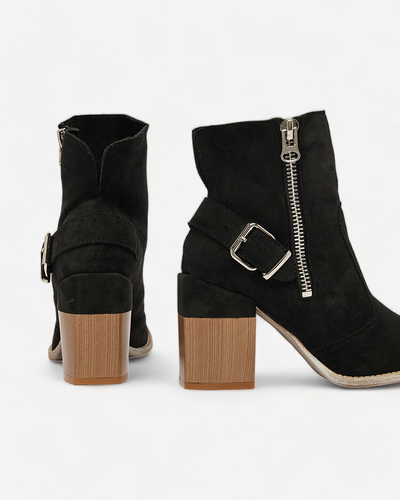 Royalfashion Schwarzer Damenstiefel aus Öko-Wildleder Acimra