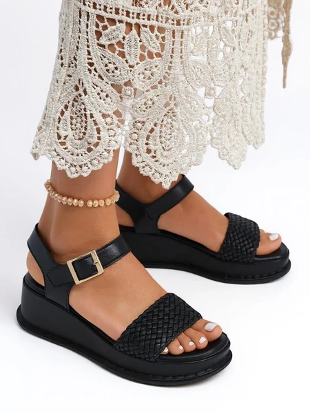 Royalfashion Damen Keilsandaletten mit geflochtenem Riemen Fiolle