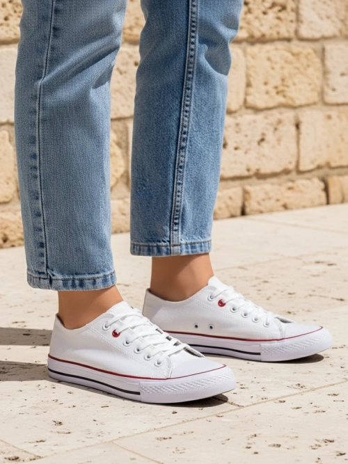 Aurelia Bianca – Класичні білі жіночі трампки на плоскій підошві