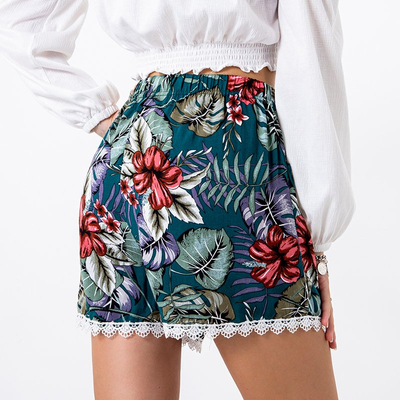 Grüne Blumenshorts für Damen PLUS GRÖSSE - Kleidung