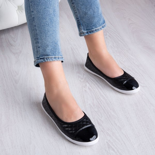 Чорний накладний верх із стьобаною фатимою - Взуття