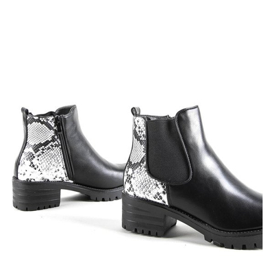 Schwarze Stiefeletten auf einem niedrigen Pfosten von Clancy - Footwear