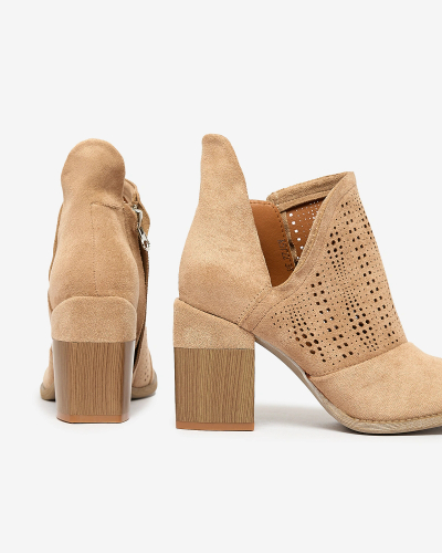 Royalfashion Durchbrochene Pfostenstiefel in Hellbraun Revivela