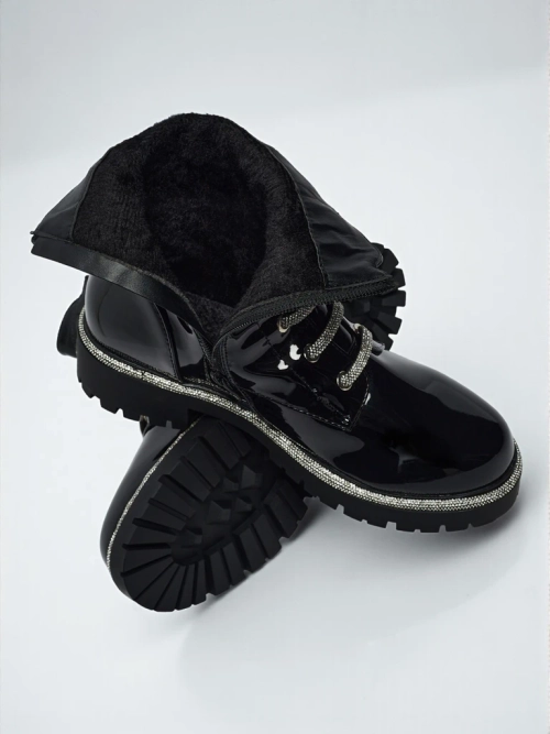 Лаковані шнуровані жіночі ботильйони Fjorra