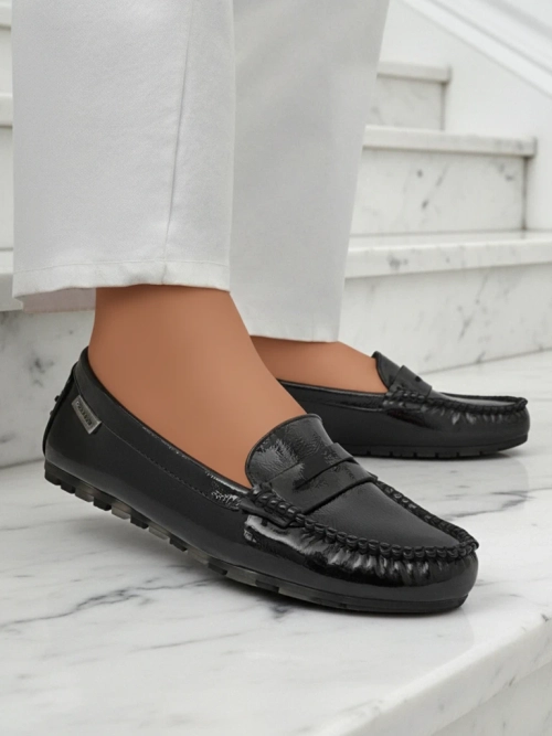 Жіночі Мокасини Cyra Nero з екошкіри лакованої, класичний італійський стиль