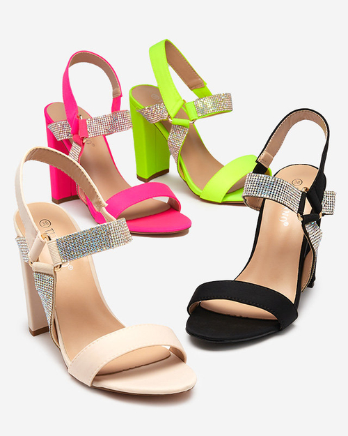 Неонові рожеві жіночі сандалі на посту Xiobi. Взуття