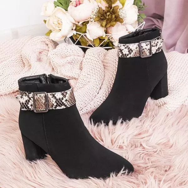 OUTLET Schwarze Stiefeletten mit Schnalle a'la Schlangenhaut Anya - Schuhe