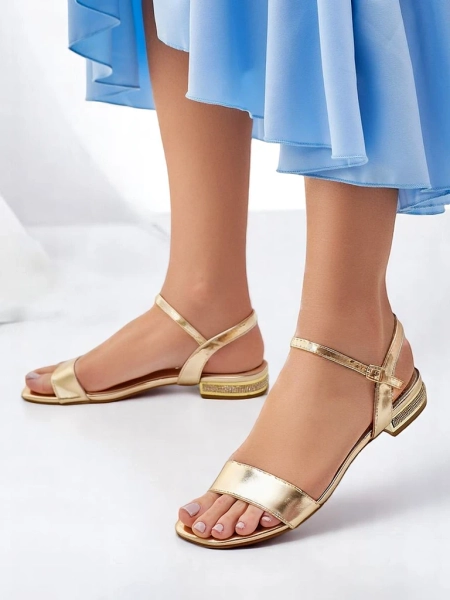 Royalfashion Damensandalen mit flacher Sohle Aronies