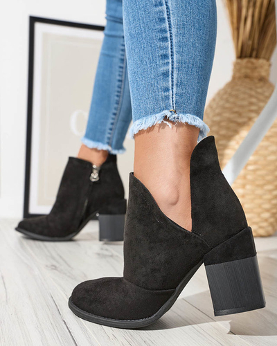 Damenstiefel am Pfosten mit Ausschnitten in Schwarz. Encura- Footwear