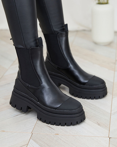 Royalfashion Damenstiefel mit flachem Absatz in Schwarz Neyda