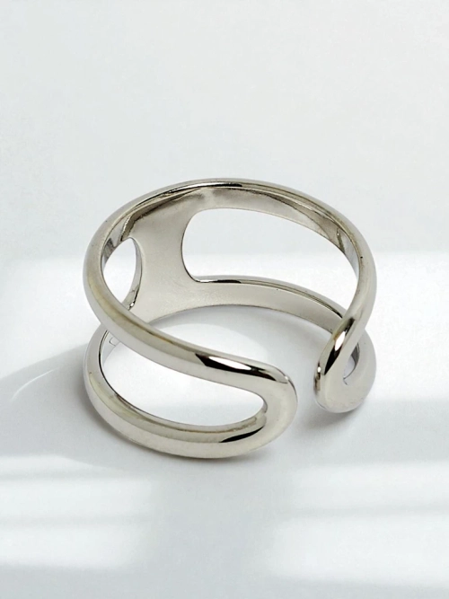 Браслет-обруч Dolce Vita з декоративними шармами