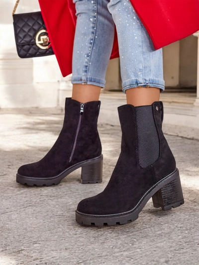 Royalfashion Eko-Wildleder Damen Stiefeletten auf einem Pfosten Weggis