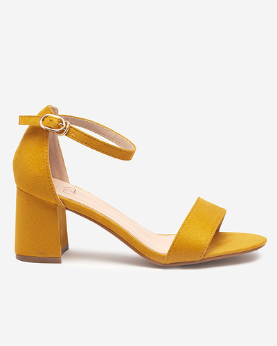 Gelbe Damensandale auf einem Pfosten Lerin - Footwear