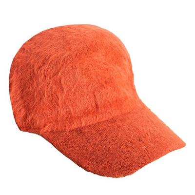 Pelzmütze mit orangefarbenem Visier - Kappen