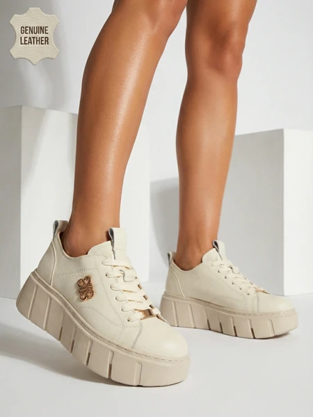 Sportliche Damen-Sneakers aus Naturleder Sacerr