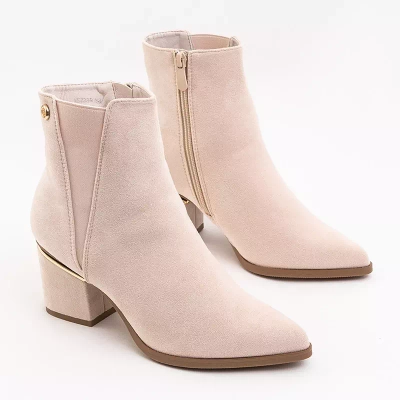 OUTLET Klassische beige Damenstiefel auf dem Asya Post - Schuhe