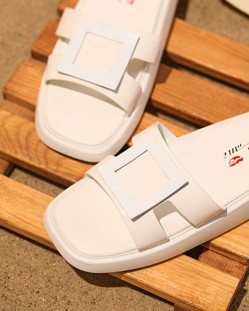 Жіночі білі тапочки з орнаментом Zegor - Взуття