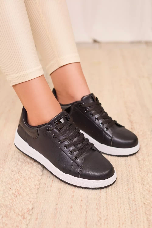 Жіночі спортивні кросівки Royalfashion Black Classic Vibes