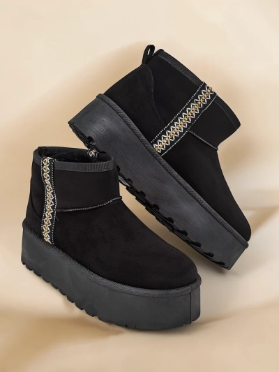 Royalfashion Kurze Winterstiefel für Damen a'la Haluzi