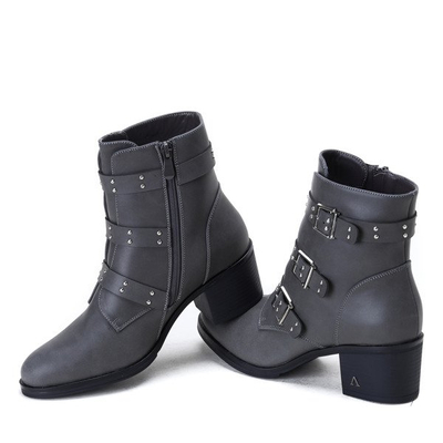 Graue Stiefel auf einem niedrigen Pfosten mit dekorativen Schnallen Aline - Footwear