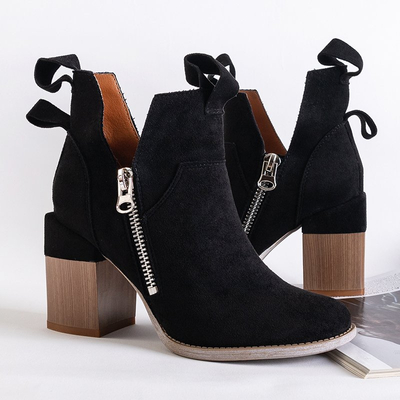 Schwarze Damenstiefel auf einem eckigen Pfosten Darera - Schuhe