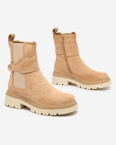 Royalfashion Hellbraune Damenstiefel mit Zierriemen Doasa