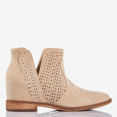 Beige Stiefel auf einem Cowboy mit Keilabsatz im Innenbereich Besis - Footwear 1