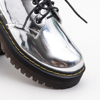 Срібні жіночі лаковані напівчеревики Belita