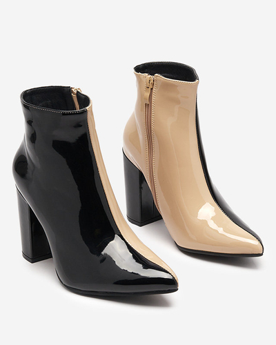 Beige und schwarze Lackstiefeletten auf der Cruell-Post - Schuhe