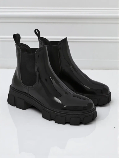 Royalfashion Stiefeletten mit massiver Sohle aus lackiertem Öko-Leder Calista Weide