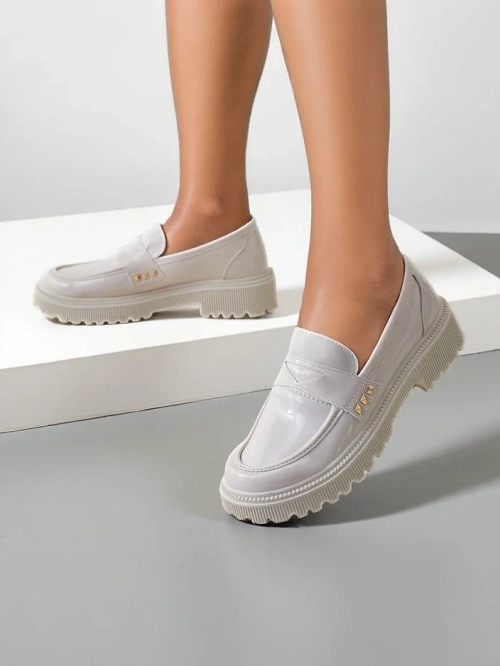 Royalfashion Жіночі лаковані мокасини Dunes