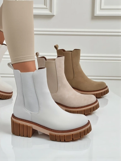 Amber Walk Stiefeletten mit Blockabsatz aus Öko-Nubukleder