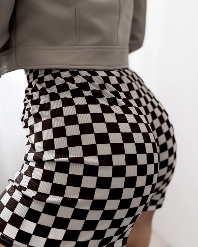 Braun-weiß karierte Shorts für Damen PLUS SIZE- Kleidung