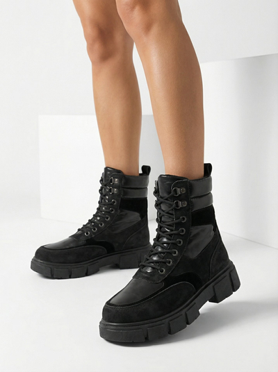 Schwarzer isolierter Damenstiefel Kasemi- Footwear