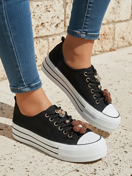 Royalfashion Damen durchbrochene Sneakers mit Dekorationen Osdo