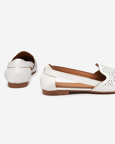 Білі жіночі балетки з декоративними вирізами Sermo