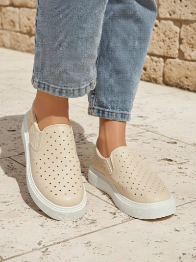 Damen Slip-ons Callista Beige aus ökologischem Leder auf einer Plattform