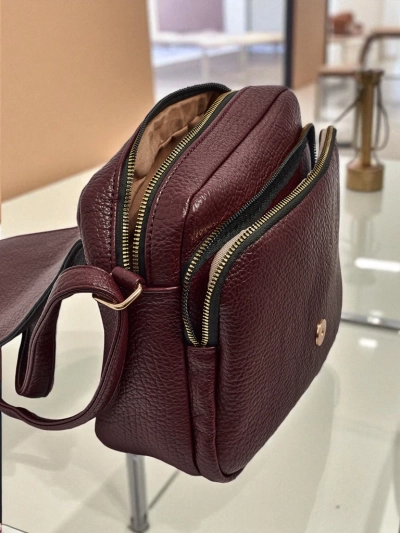 Royalfashion Vielseitige quadratische Tasche aus Öko-Leder