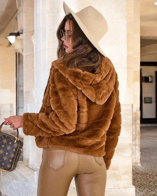 Жіноча куртка зі штучного хутра Royalfashion