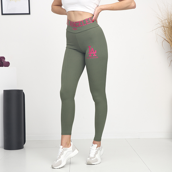 Grüne, gerippte Damen-Leggings mit rosa Schriftzug - Kleidung