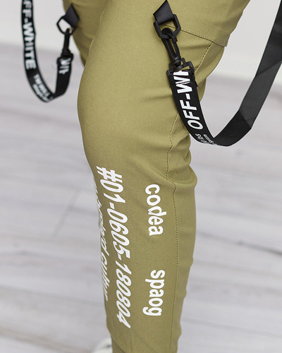 Grüne Cargohose für Damen mit Aufschriften - Kleidung