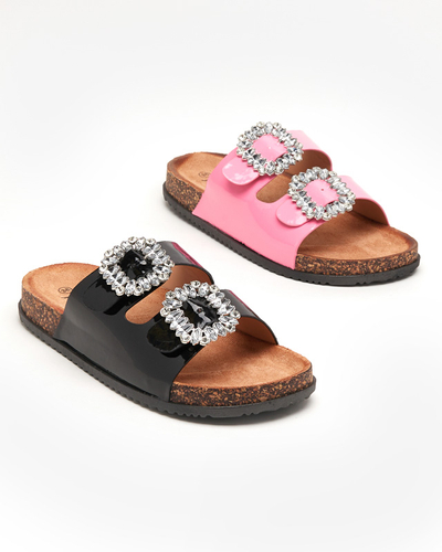 Fuchsiafarbene Damenhausschuhe mit verzierten Schließen. Olimika - Schuhe