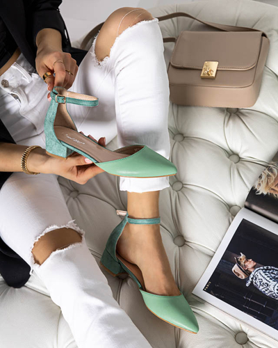 Grüne Damensandalen auf dem unteren Pfosten Areda - Schuhe